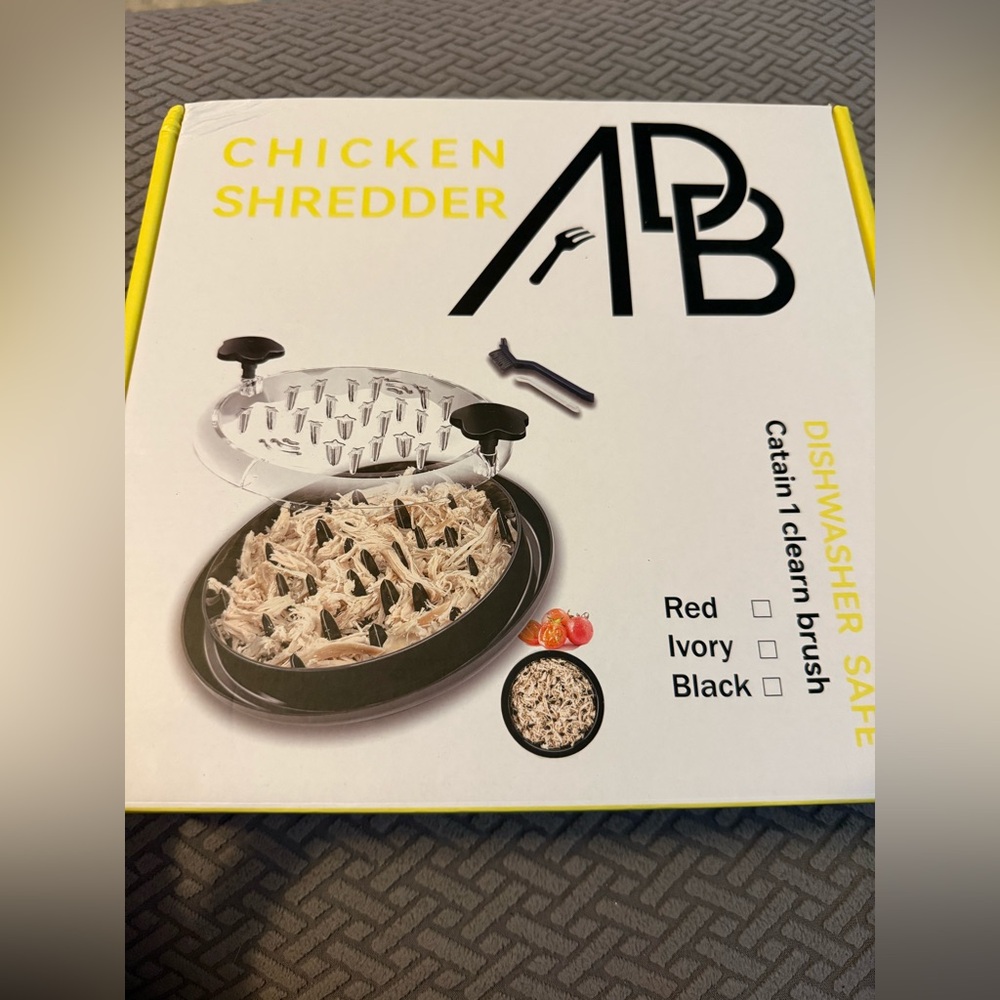 Chicken Shredder with Lid Ivory in color
